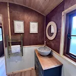 Mountain View Shepherds Hut Camping Penrith
