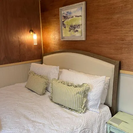 Camping Mountain View Shepherds Hut Penrith