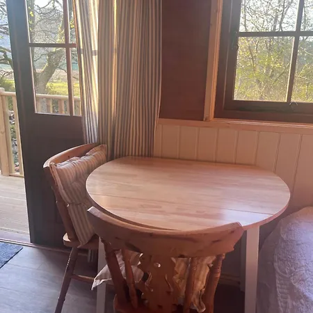 Campsite Mountain View Shepherds Hut *