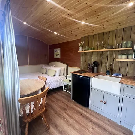 Campsite Mountain View Shepherds Hut *