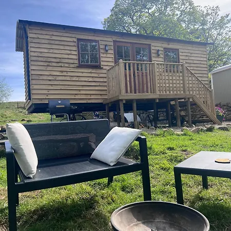 Mountain View Shepherds Hut * Penrith