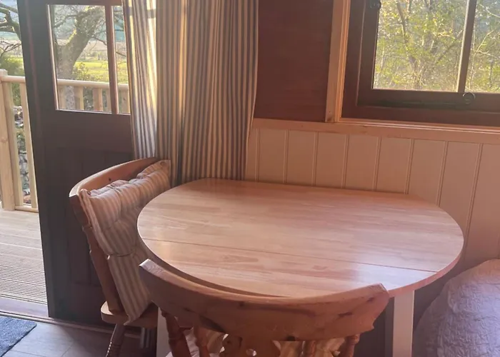 Camping Mountain View Shepherds Hut *