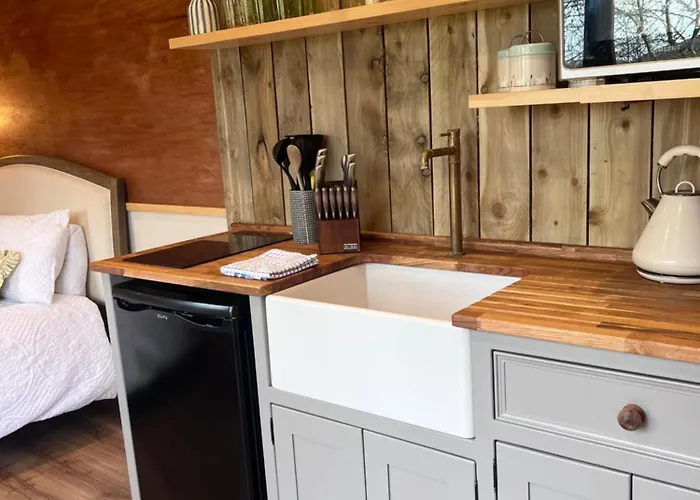 Mountain View Shepherds Hut Penrith