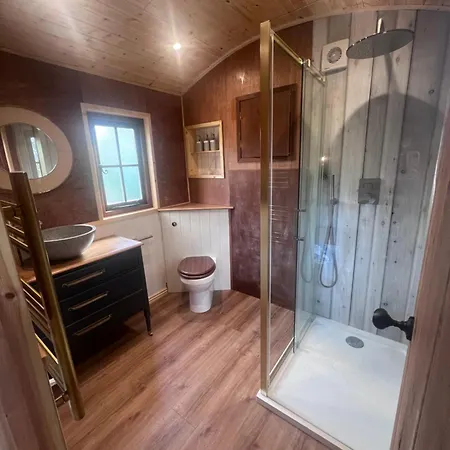 Mountain View Shepherds Hut Кемпинг Пенрит